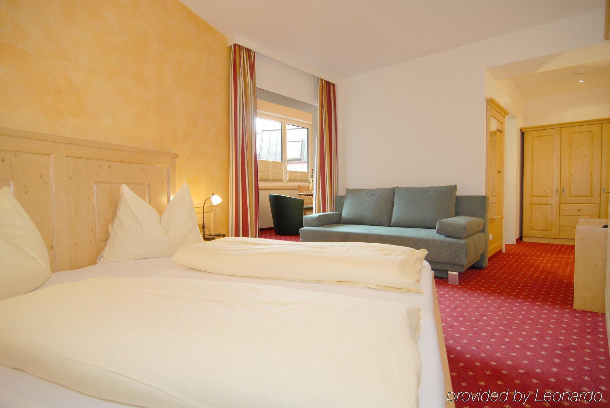 Hotel Fischer Sankt Johann in Tirol Room photo